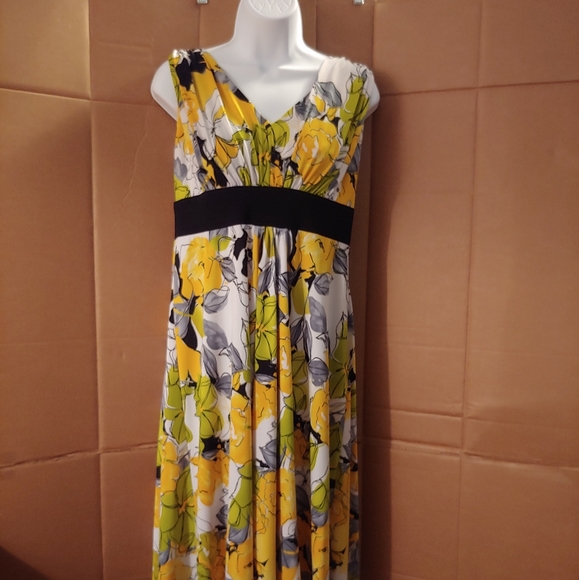 Jones Wear Dresses & Skirts - Women's Jones Wear Dress Floral Dress, 8